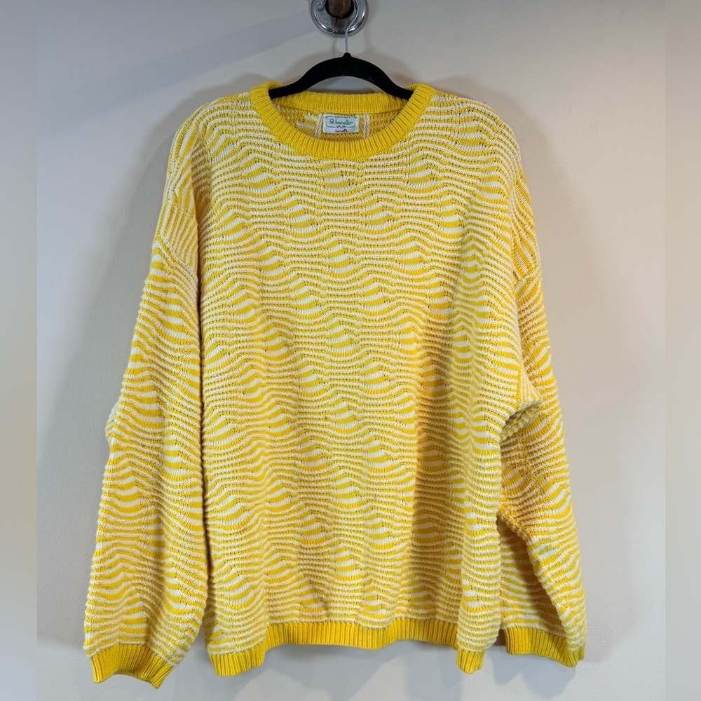 🔥United Colors Of Benetton Yellow and White Crewneck Sweater Women’s Size L EUC🔥